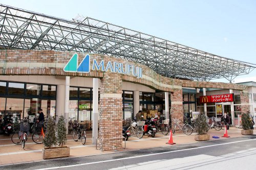 長淵ヴィラ 【スーパー】マルフジ 千ヶ瀬店まで1695ｍ
