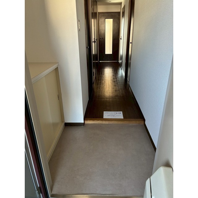 エクレール綾瀬202号室 玄関