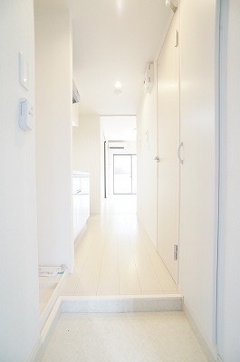 リブリ・MYT瀬谷Ⅴ 玄関