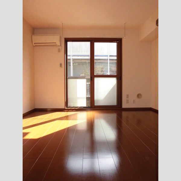 ジュネス105号室 リビング