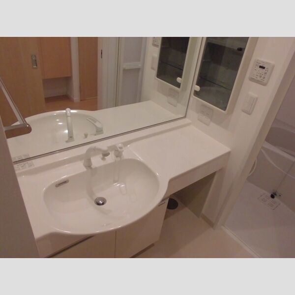 ドゥマン・エスポワール802号室 洗面化粧台