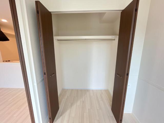 アドニス102号室 クローゼット（イメージ）
