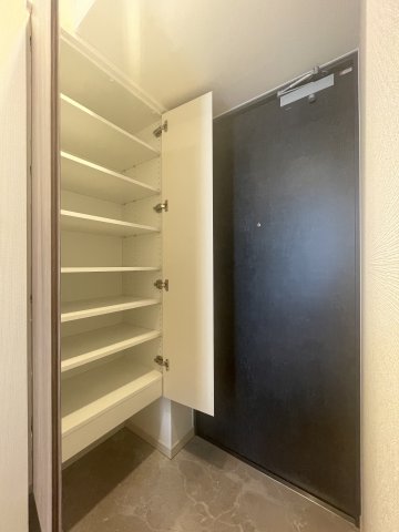 エヌステージ秦野駅前0911号室 収納