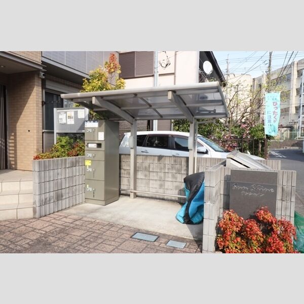サンシャイン201号室 駐輪場