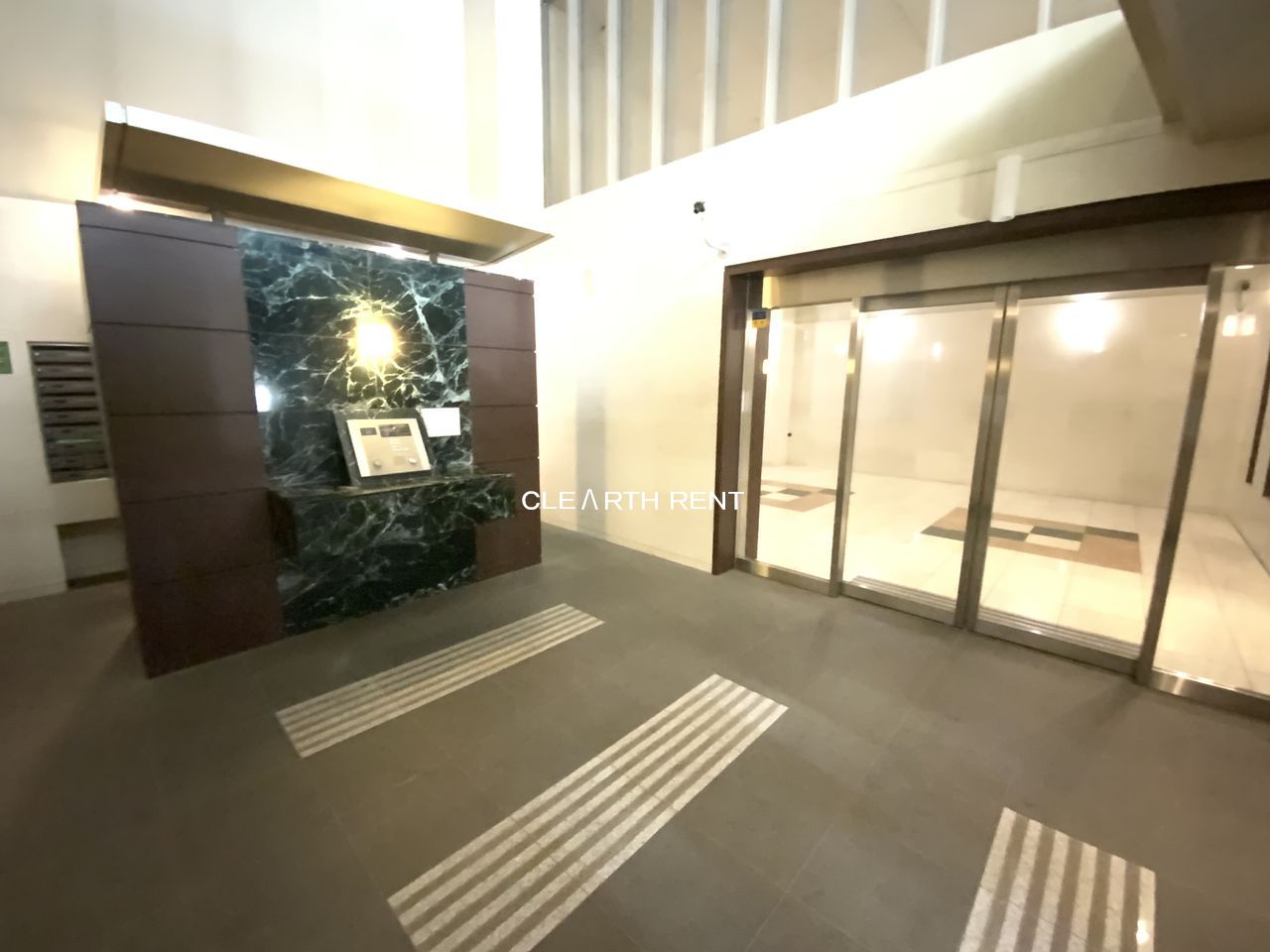 パレステュディオ新宿都庁前5階 ☆モニター付きオートロックで安心のセキュリティ