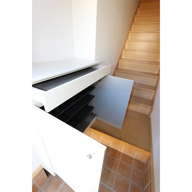 ベルグラース201号室 シューズボックス