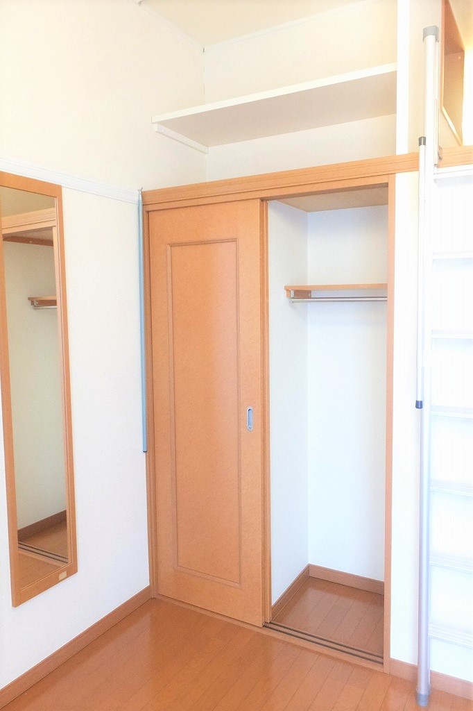 レオパレスリバストン103号室 内観