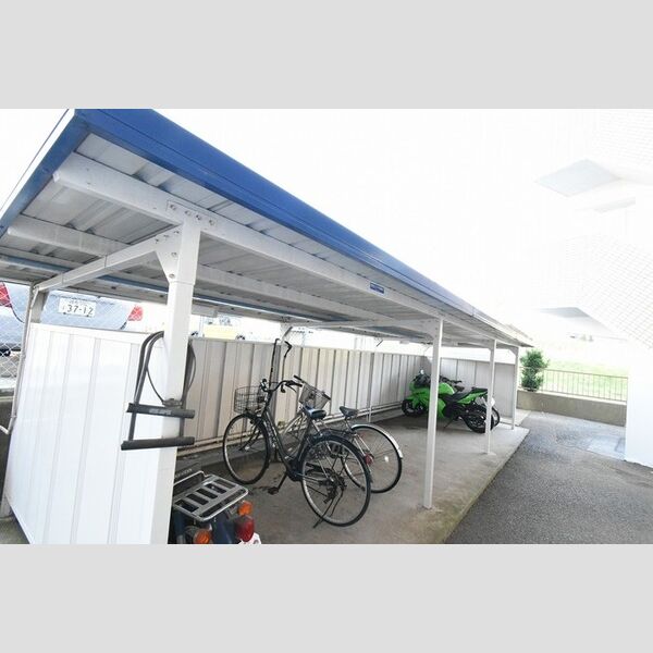 マンションビスタリカ 駐輪場