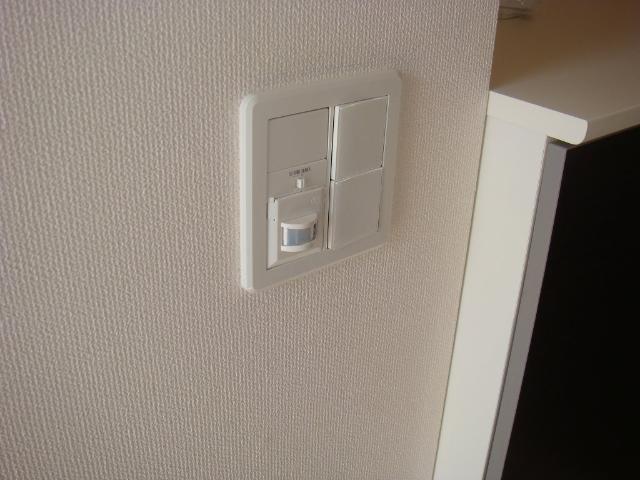 ラリアンス　弐番館 人感センサー