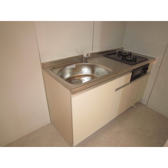 ローランド 内観