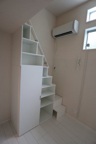 パース西戸部101号室 収納