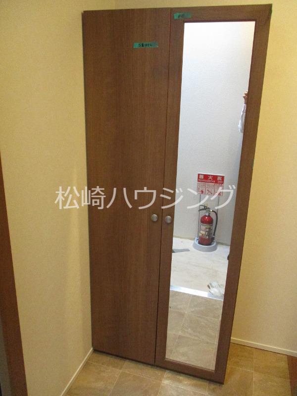 クレア新井 玄関