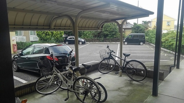 レオパレス花菜110号室 駐輪場