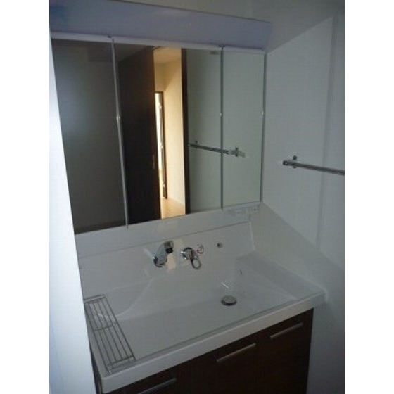 Ｐｕｅｒｔａ　ｓｕｒ　ＴＯＫＩＯ 内観