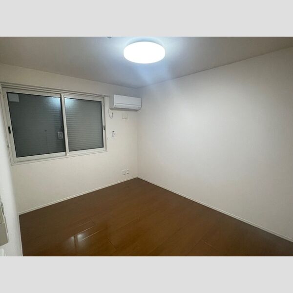 プリモ フィオーレ206号室 洋室