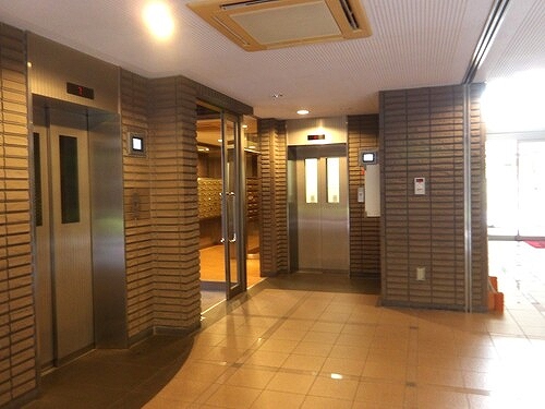 ライオンズマンション千葉グランドタワー16階 エレベーターホール　※2025年９月撮影