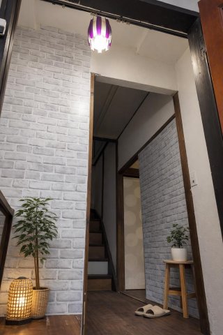 柏市南逆井戸建 お洒落な玄関で、毎日お帰りをお出迎え（イメージ）