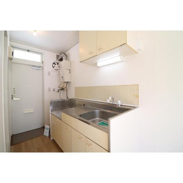 エステートピアカワベ キッチン