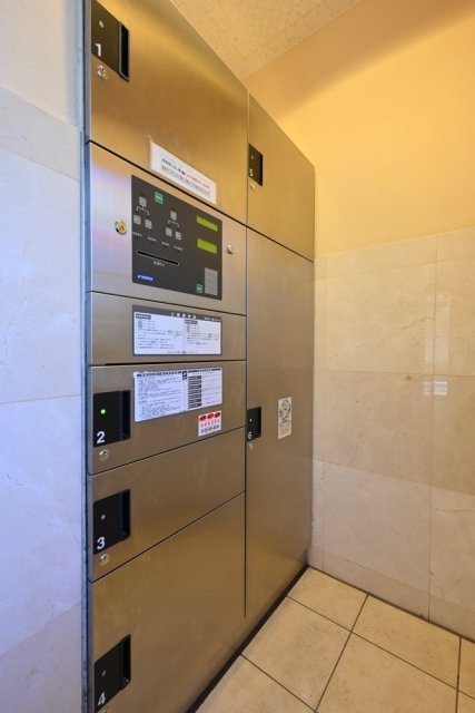 ミリオンガーデン早稲田3階 宅配BOX