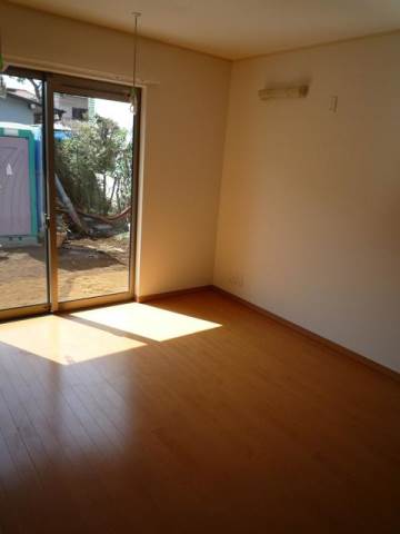 Ｇａｒｄｅｎ　Ｈｏｍｅ　Ｋｏｂｕｓｈｉ1階 部屋その他