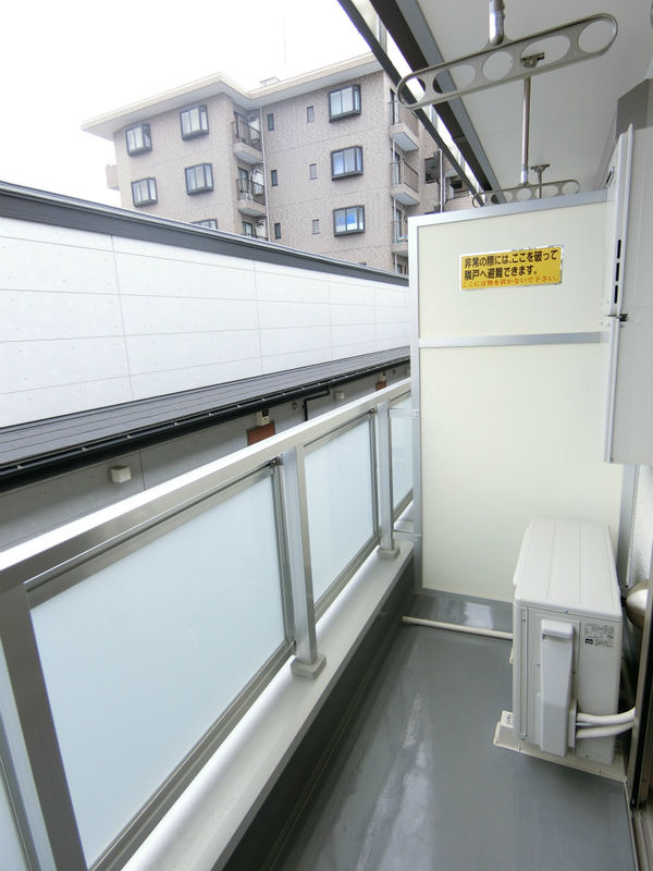 リブリ・ニューイースト バルコニー