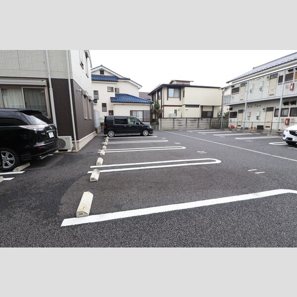 ブラウフォーゲル　A 駐車場