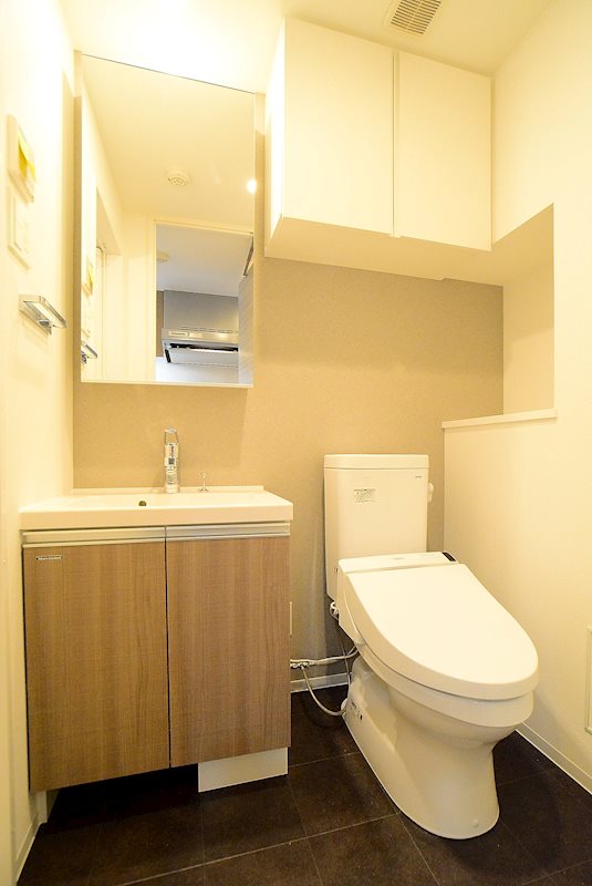 グランドコンシェルジュ池袋本町イースト7階 ※カラータイプ異なります。