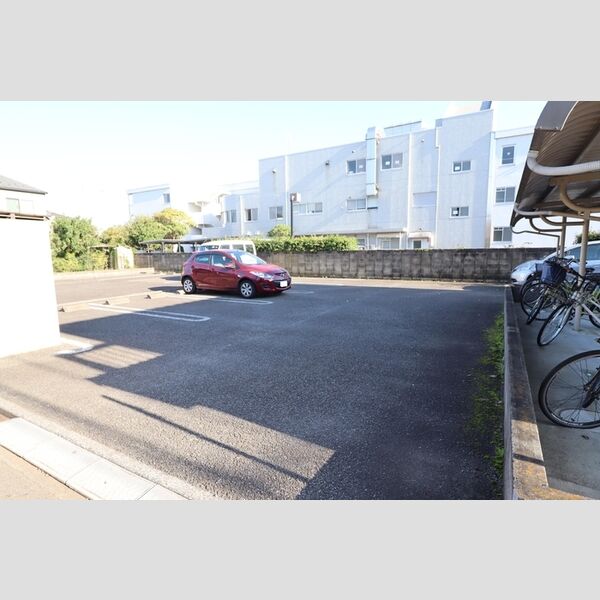 ヴィラージュ井の頭 駐車場