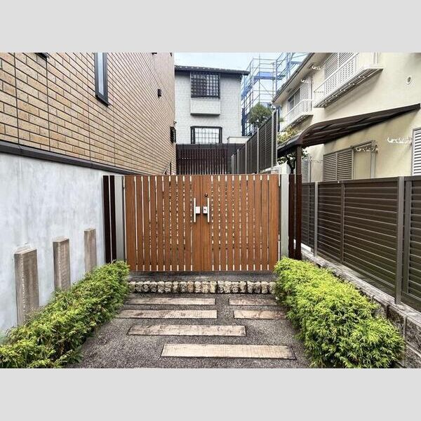 ノーブル・ルミナス笹塚103号室 エントランス