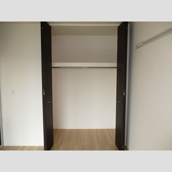 サニーフラット102号室 クローゼット