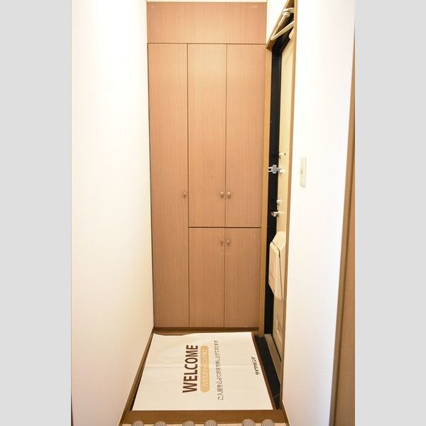 フォレストヴィラ　弐番館 玄関