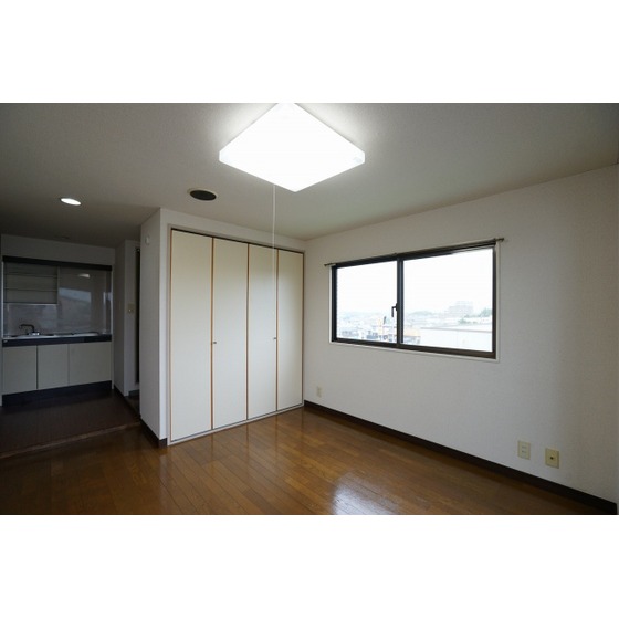 グリーンヒルズすずかけ台0502号室 居室