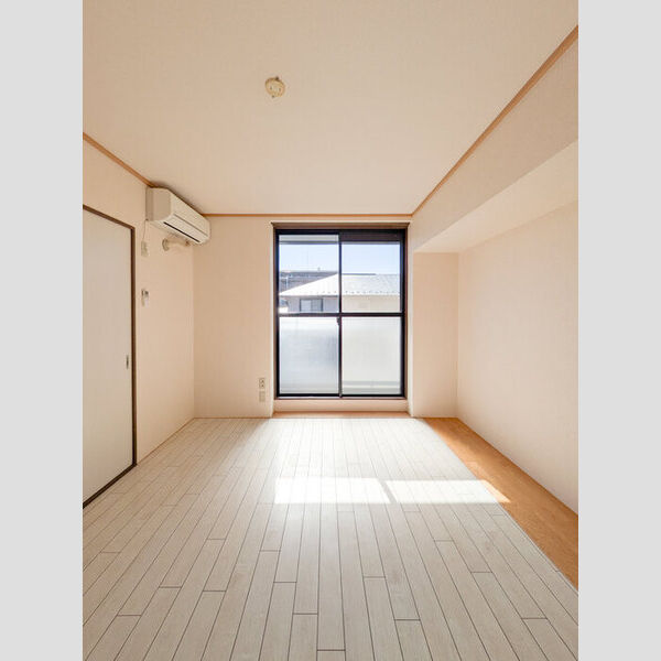 ヴァンベール神山　Ⅱ301号室 洋室