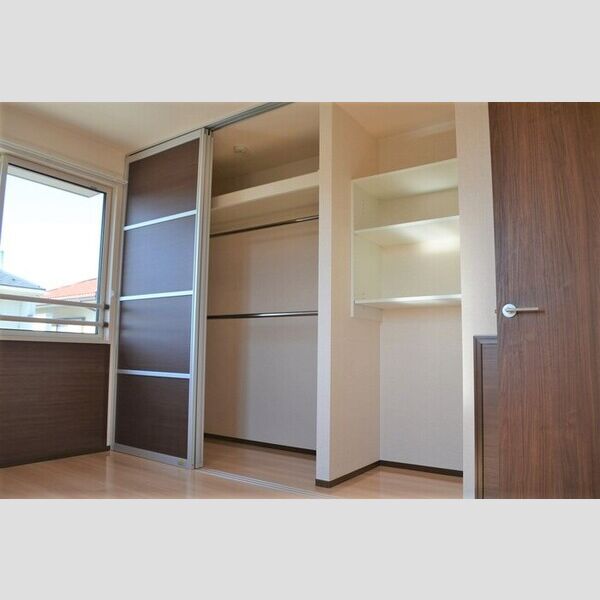 ルアナ姉崎203号室 洋室②(別角度)