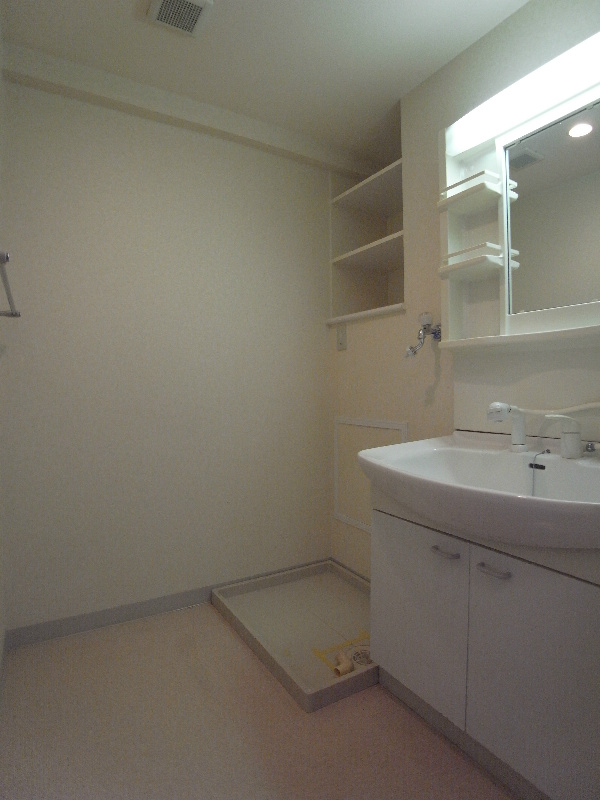 朝日レジデンス7階 同建物別部屋の参考画像