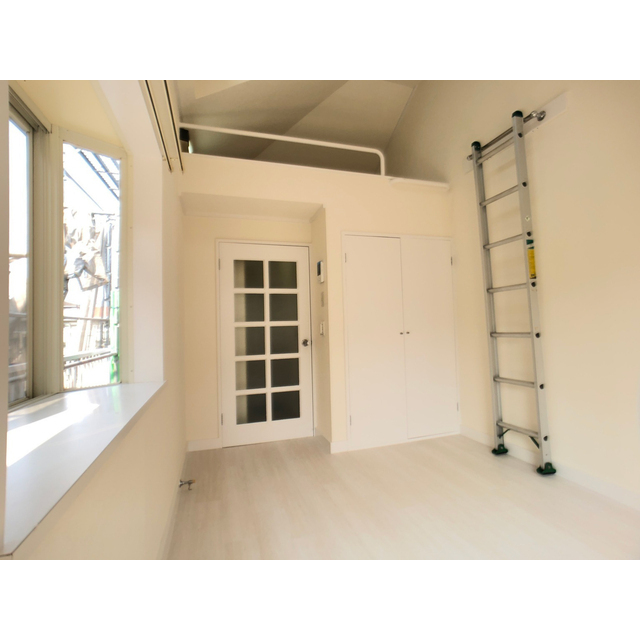 リモード本厚木B棟208号室 リビング