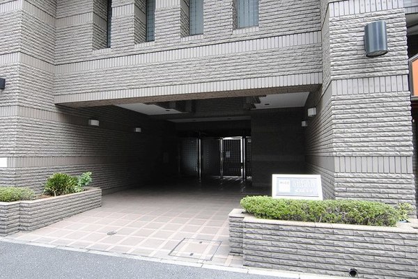 ナイスアーバン横濱駅東館 エントランス