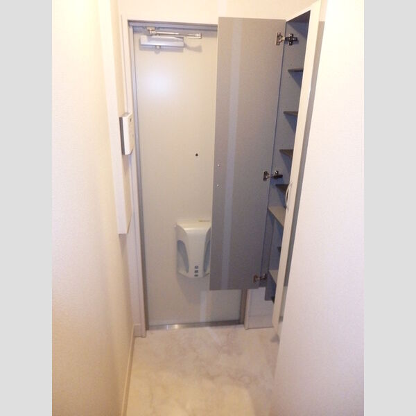 mille graine(ミル グレーヌ)　A A201玄関