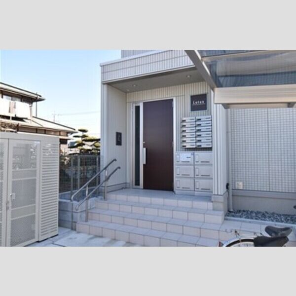 Lotus103号室 エントランス