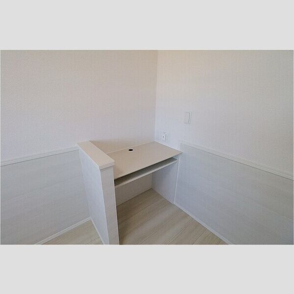 フィオーレ北子安301号室 ワークスペース