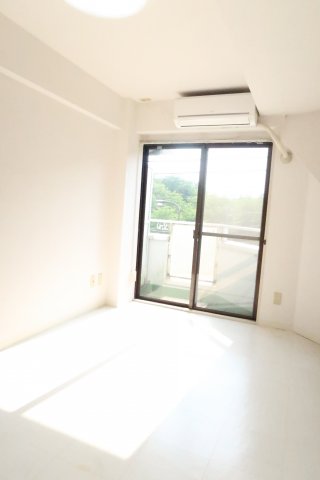 カーイング多摩 寝室