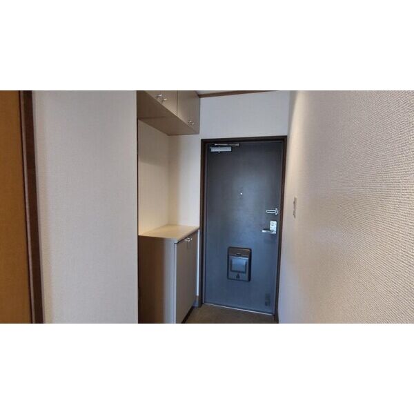 YHハイツ 玄関