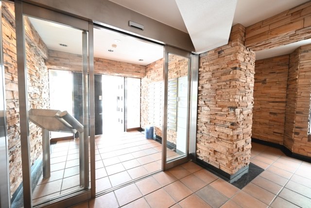 シンシア学芸大学セカンドステージ702号室 エントランス