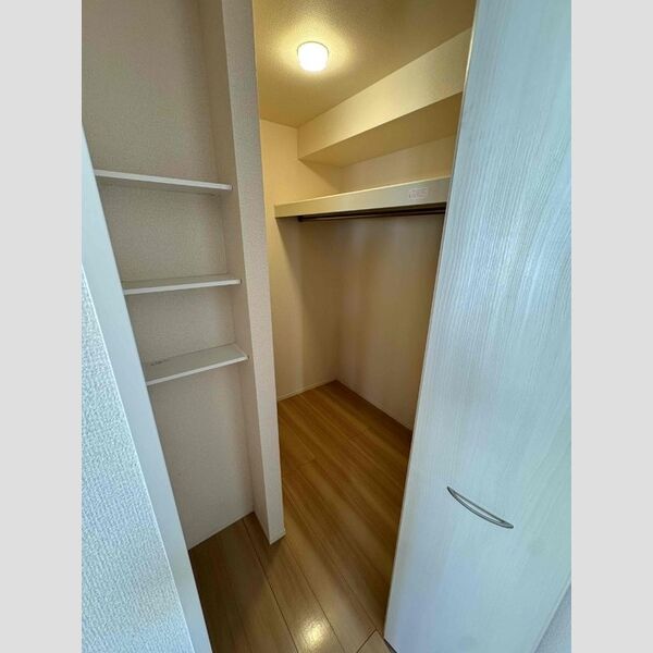 グランウェル202号室 収納