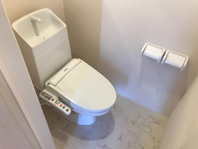 コンフォールK102号室 シャワー付トイレ