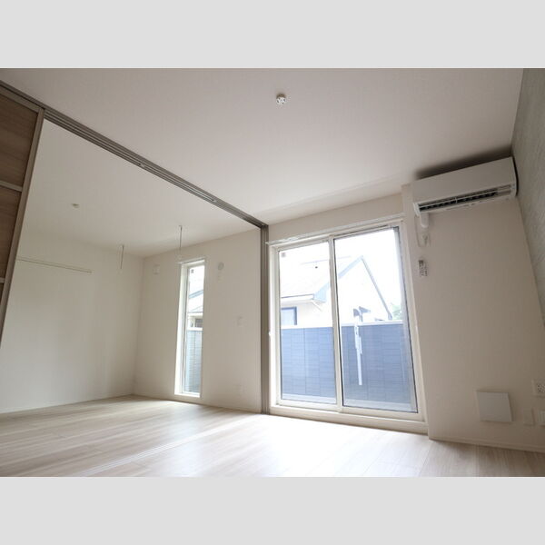 タジェット リビング