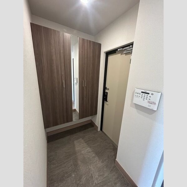 センカⅢ107号室 玄関