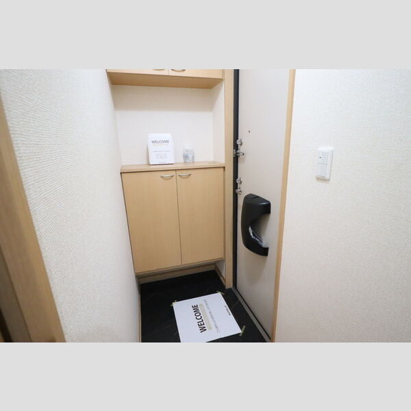 ロイヤルアベニール　A・B 玄関