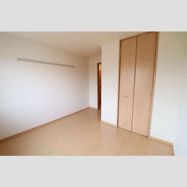 サンパティーク202号室 洋室　6帖