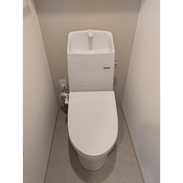 プレール・ドゥーク横濱子安708号室 内観